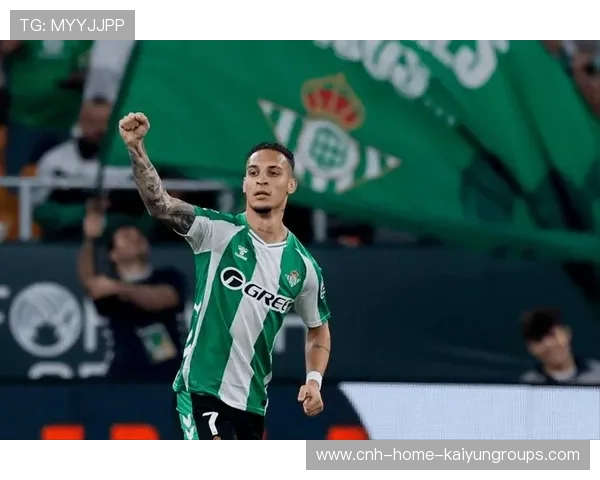 安东尼25岁巅峰狂飙世界波震撼全场闪耀绿茵燃爆球迷激情 安东尼25岁巅峰狂飙世界波震撼全场闪耀绿茵燃爆球迷激情