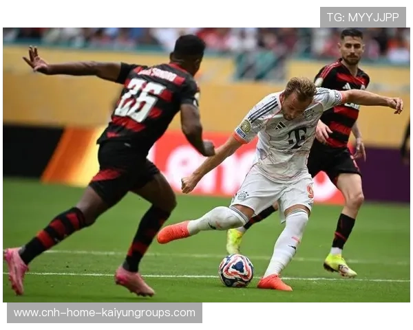 凯恩双响上演统治表现，拜仁牢牢掌控比赛