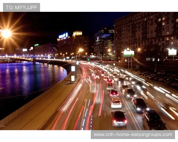 布恩迪亚弧顶远射破网——那一脚改变比赛，也改变了城市的夜