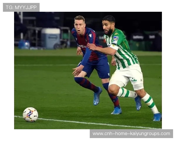 贝蒂斯费基尔连续完成背身转向动作十分顺滑